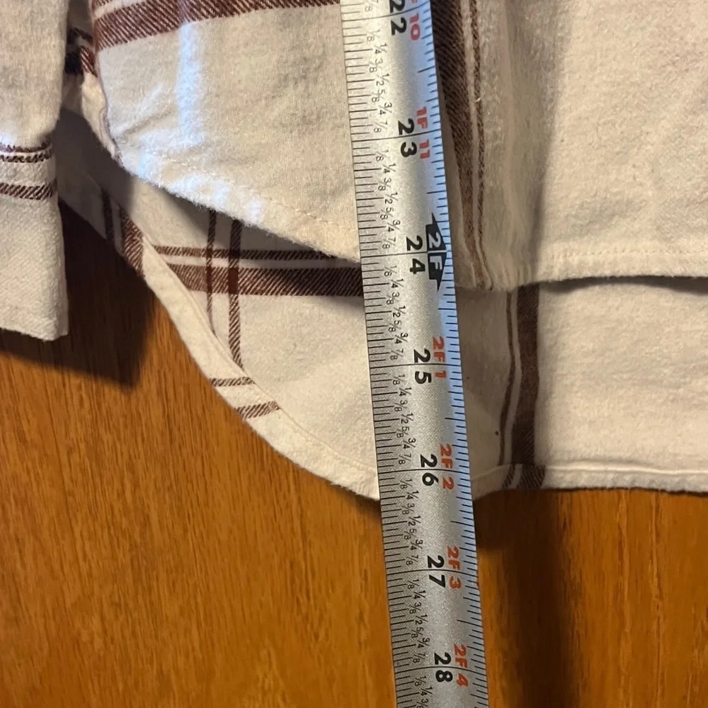 Universal Thread Women's Button-Down Shirt in Cream and Brown Plaid - Picture 7 of 8